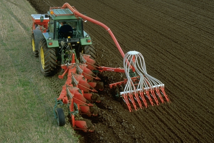 Ploughs, Plog, "traktor